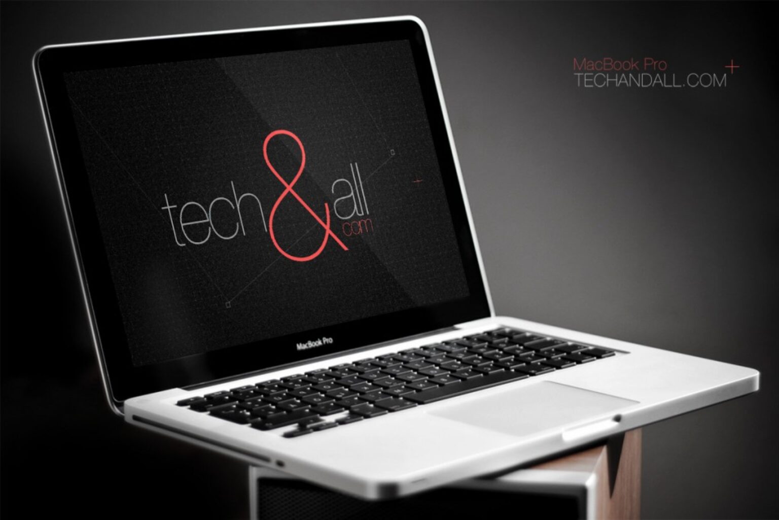 techandall_MacbookPro_Mockup_preview_large-1024x683-1536x0-c-default